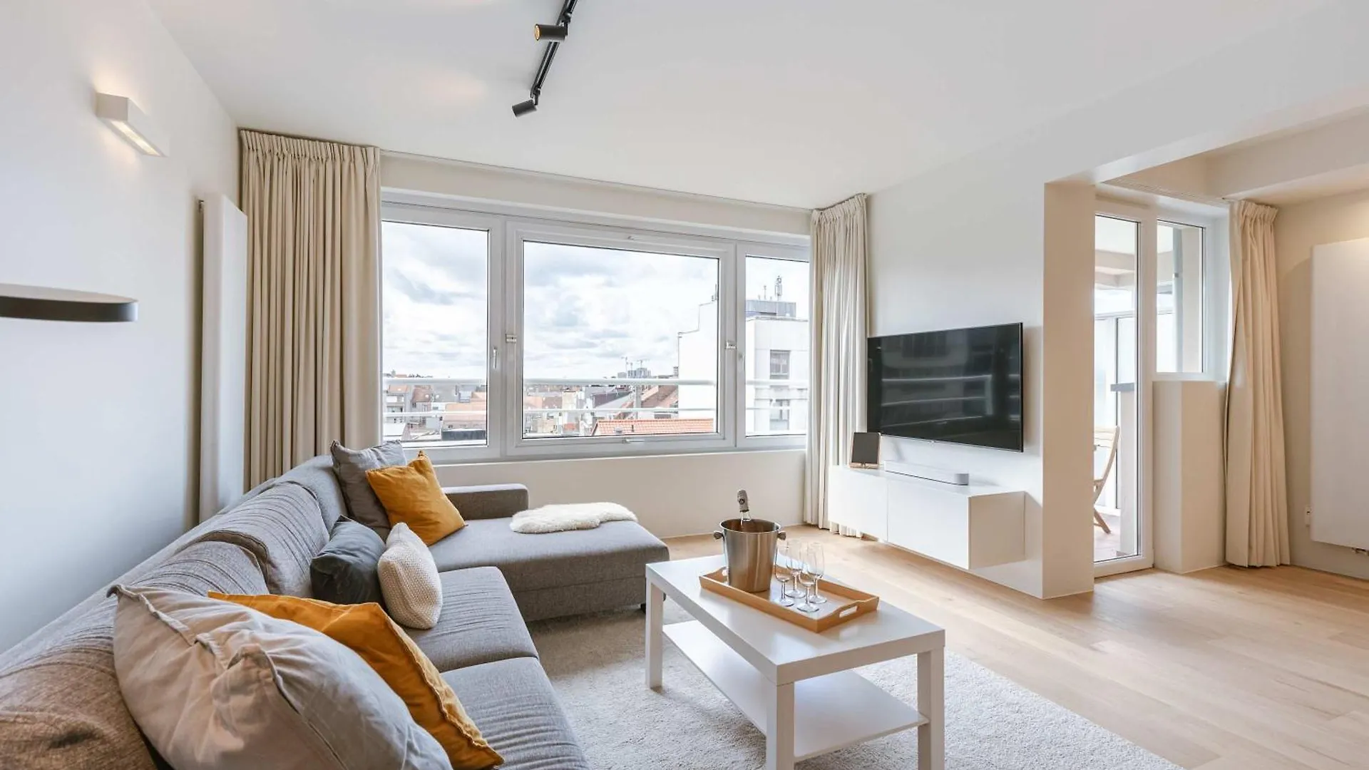 Huswell - Trendy Apartment Near The Coastline Ostend